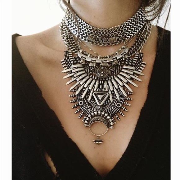 NEW DYLANLEX CRYSTAL SILVER STATEMENT NECKLACE - Picture 2 of 7